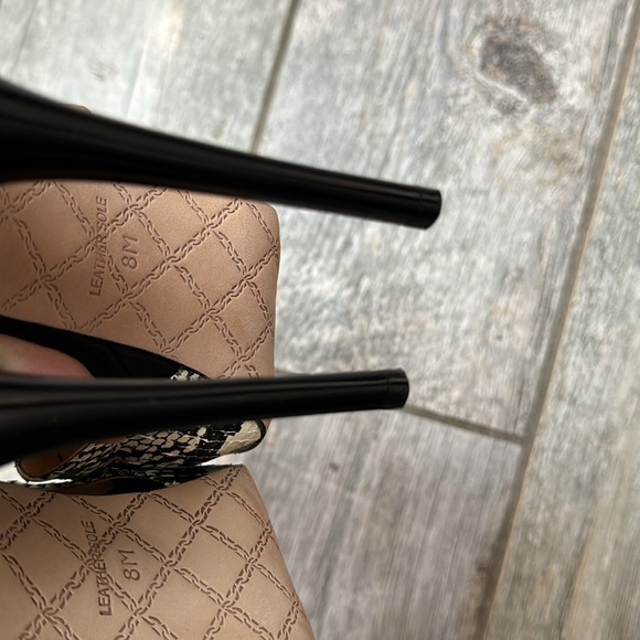 L.A.M.B Python Slingback Platform Stiletto 8 - Picture 6 of 9